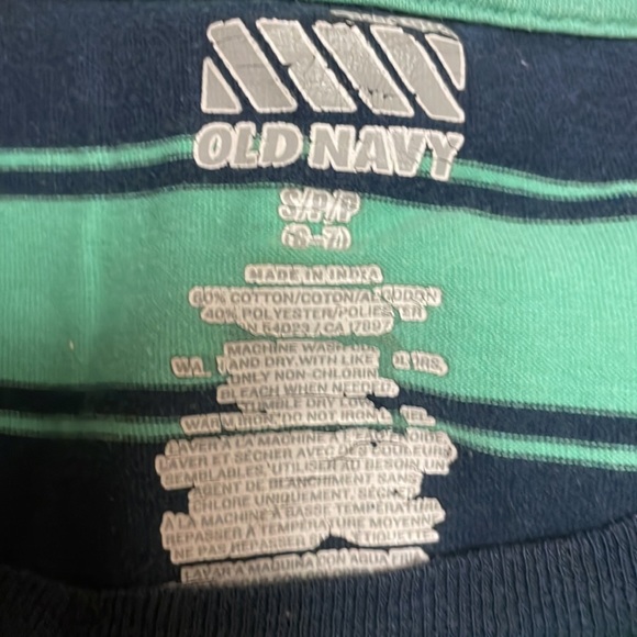 Boys long sleeve shirts size 6-8 - Picture 3 of 8